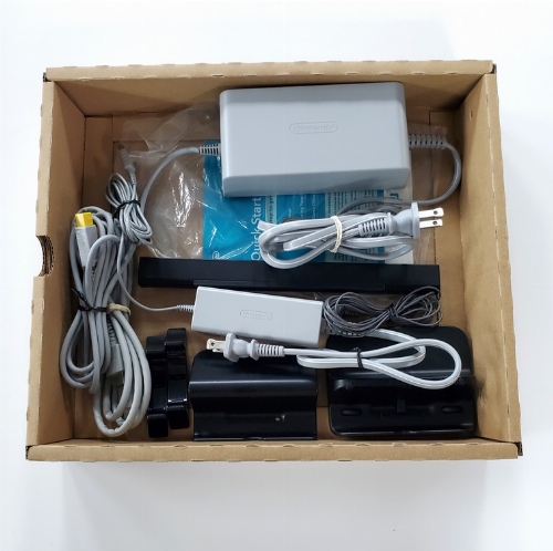 Nintendo Wii U Black (32GB) Super Mario 3D World Deluxe Set (CIB)