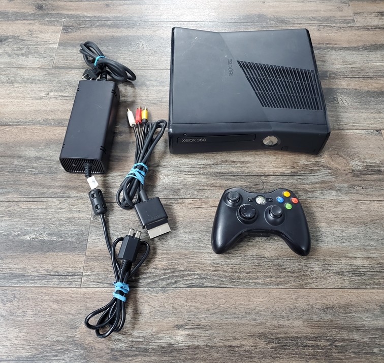 XBOX 360 (4GB) Slim Black (Model 1439)