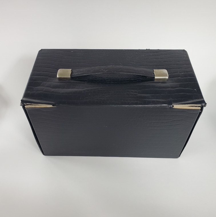 Nintendo Nes Cartridge Latched Storage Case