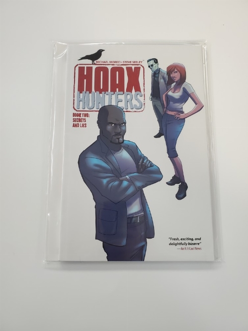 Hoax Hunters: Book Two - Secrets & Lies (Anglais)