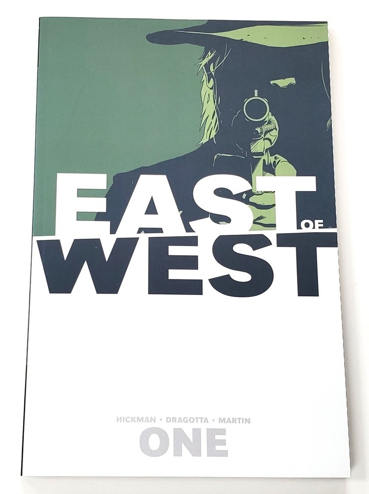 East of West (Vol.1) (Anglais)