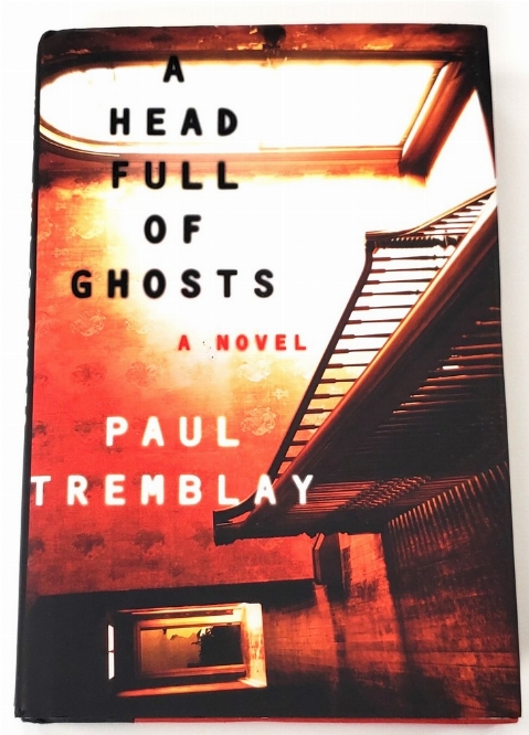 Head Full of Ghosts, A (Anglais)